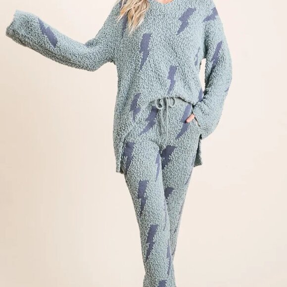 BiBi Cozy Soft Hairy Popcorn Sweater Pants - Picture 10 of 12